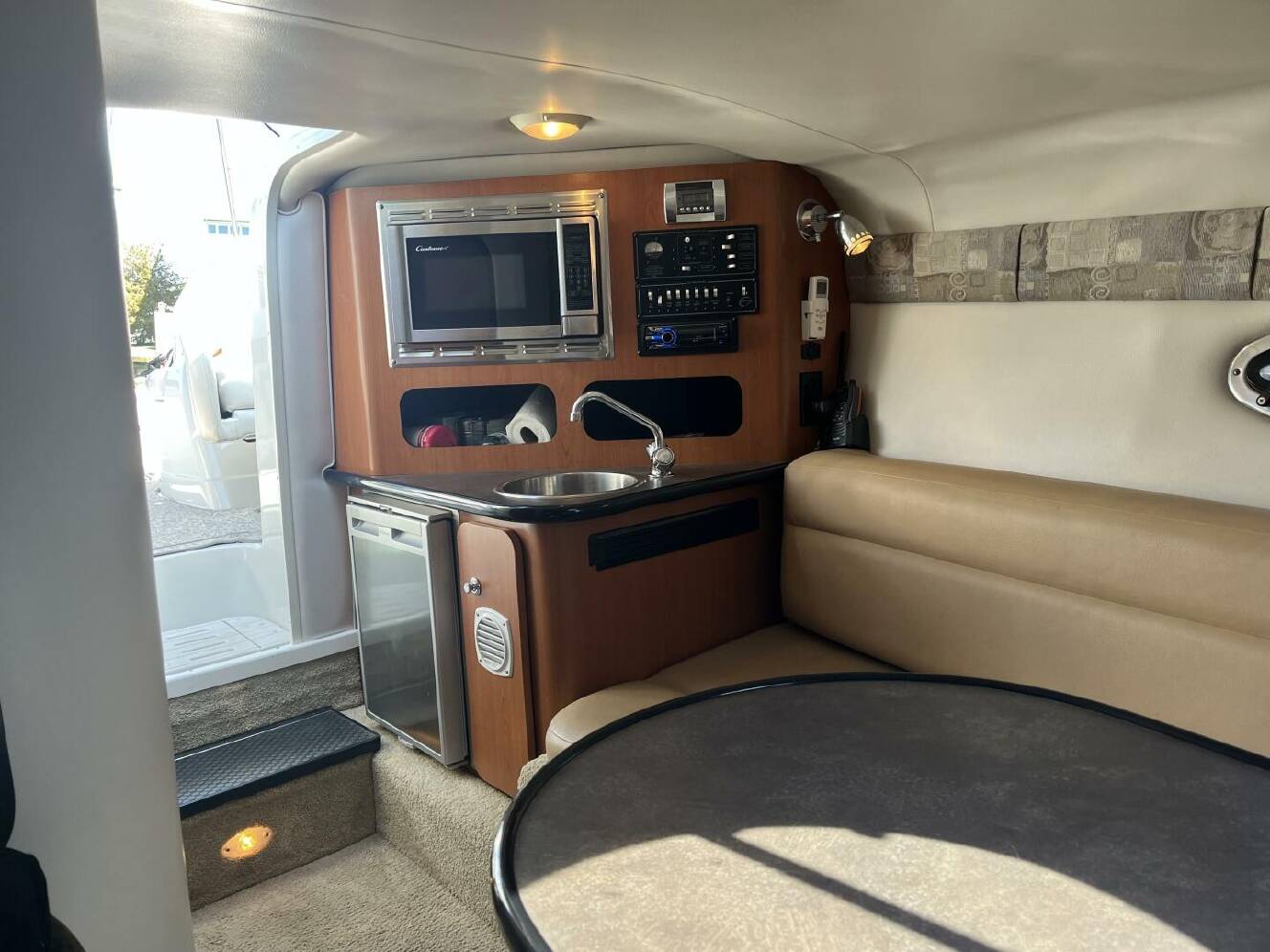 A photo of this 2011 Crownline 286 SC