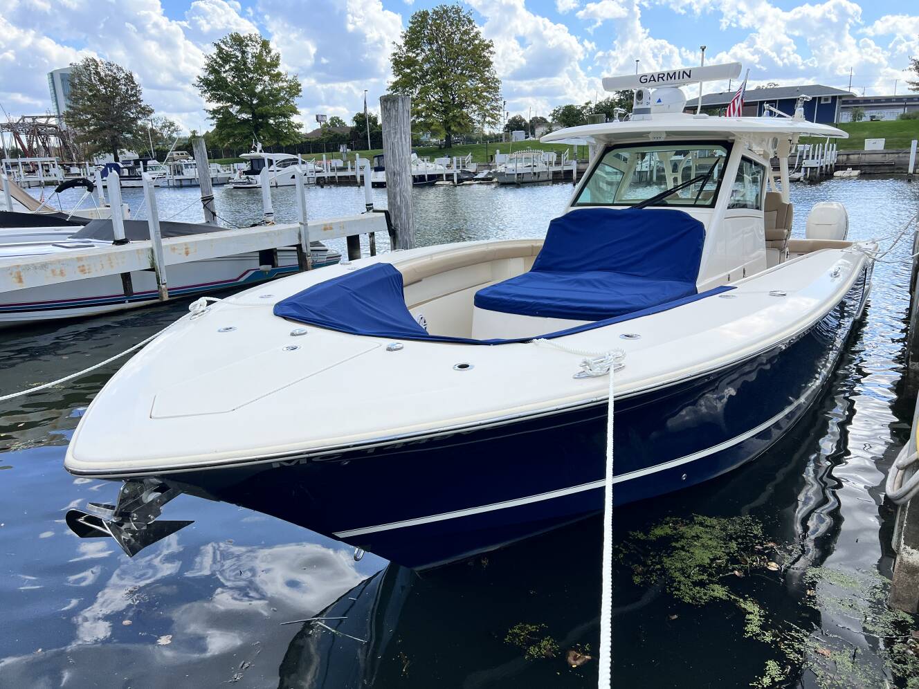 A photo of this 2020 Scout Boats 380 LXF