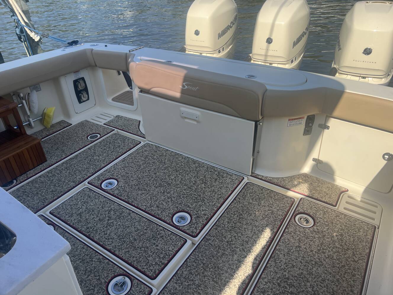 A photo of this 2020 Scout Boats 380 LXF