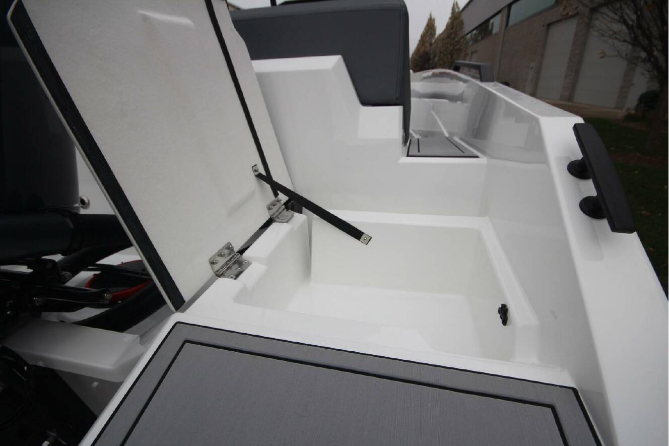 A photo of this 2026 Iron 767 T-Top