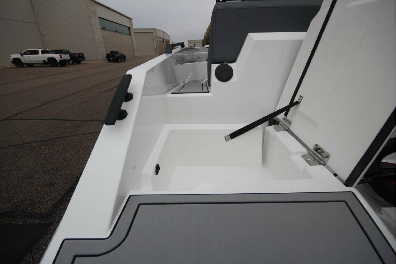 A photo of this 2026 Iron 767 T-Top