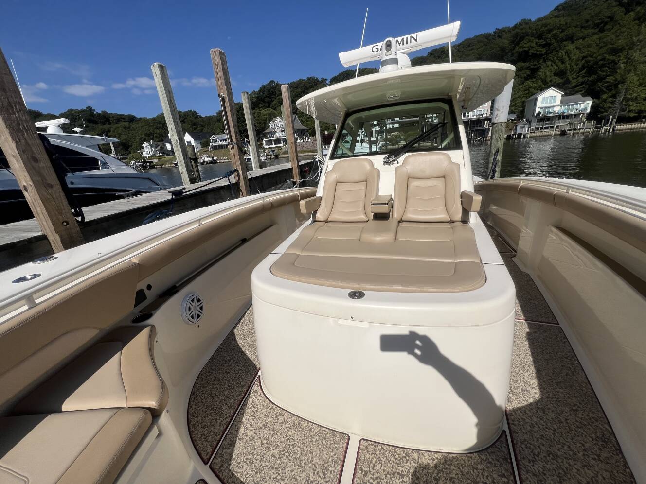 A photo of this 2020 Scout Boats 380 LXF