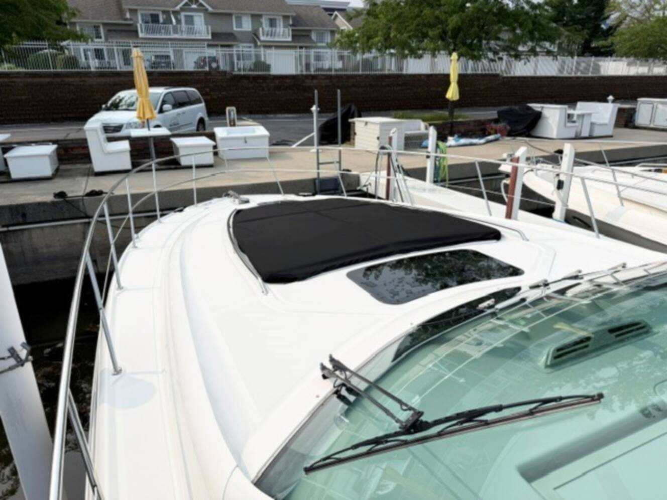 A photo of this 2012 Sea Ray 500 DA