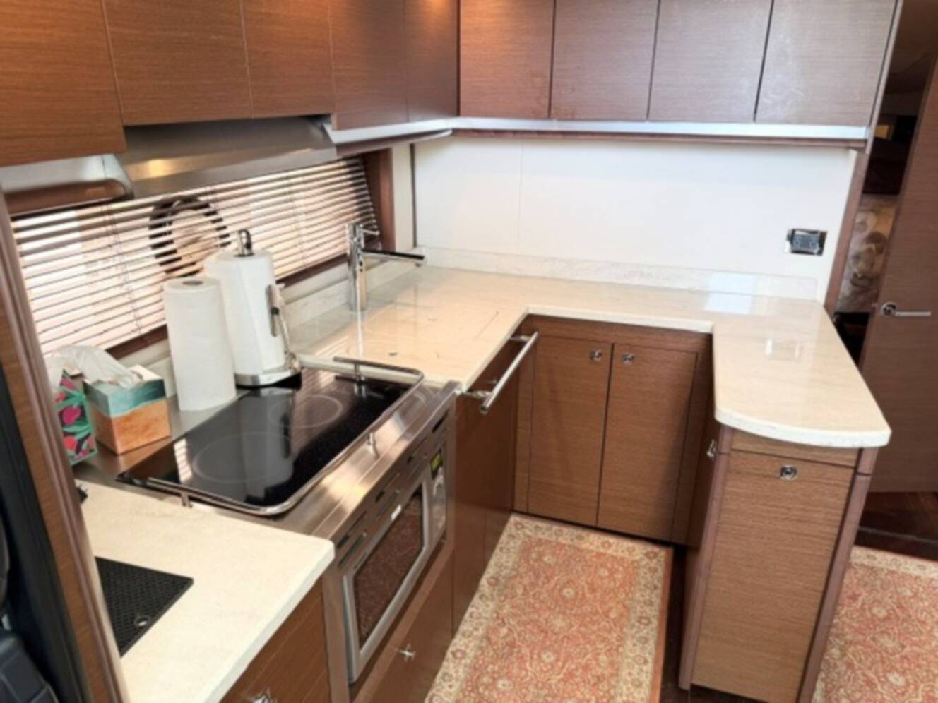 A photo of this 2012 Sea Ray 500 DA