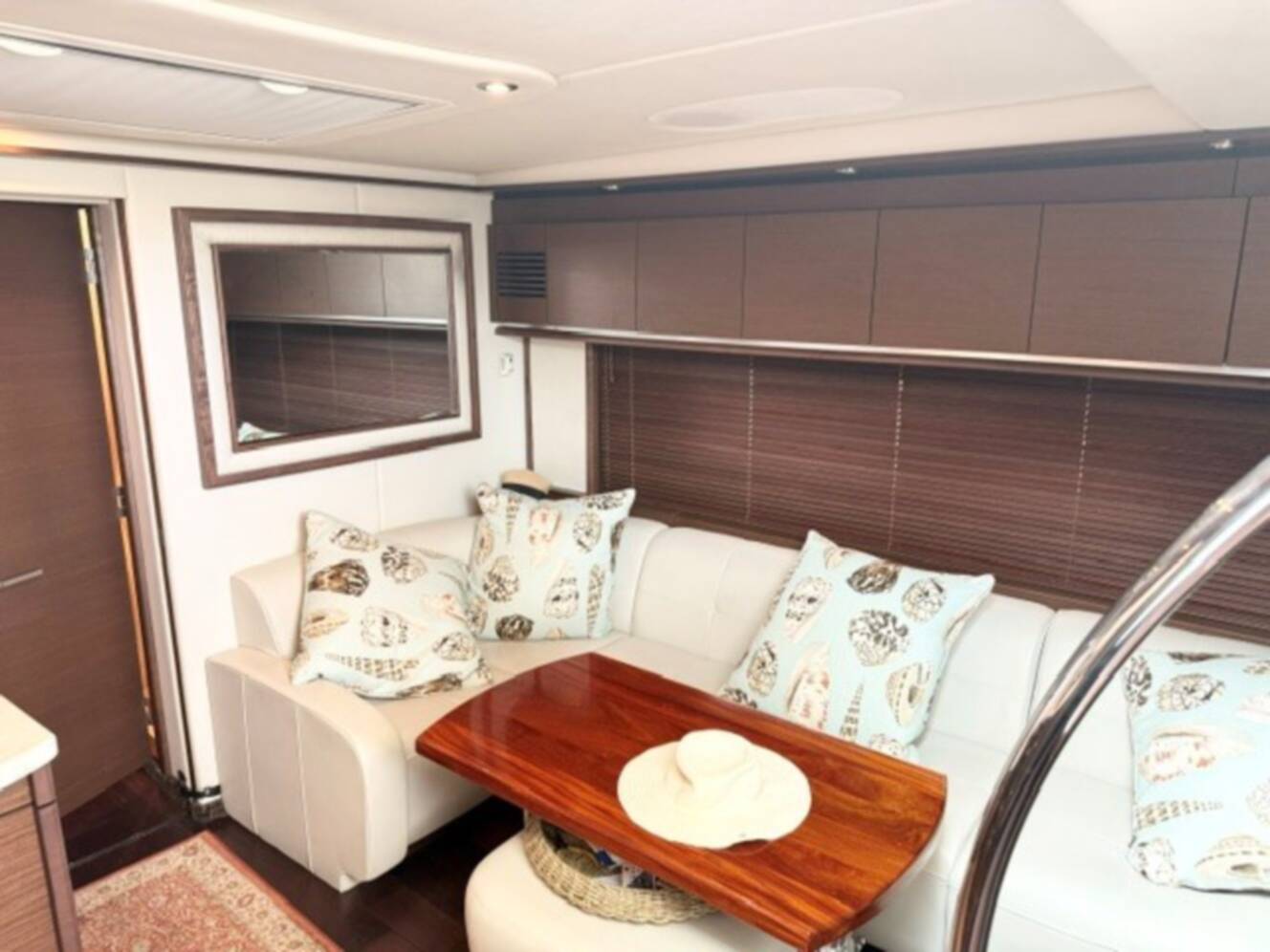 A photo of this 2012 Sea Ray 500 DA