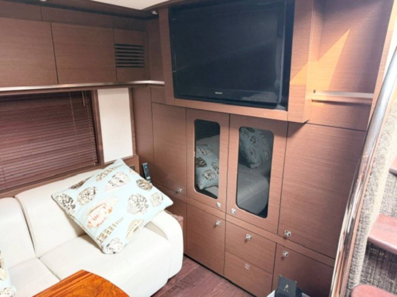 A photo of this 2012 Sea Ray 500 DA