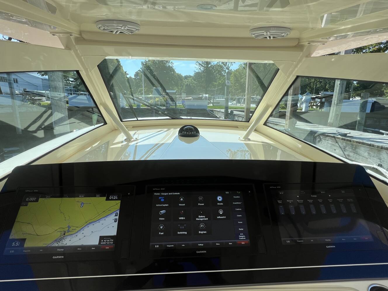 A photo of this 2020 Scout Boats 380 LXF