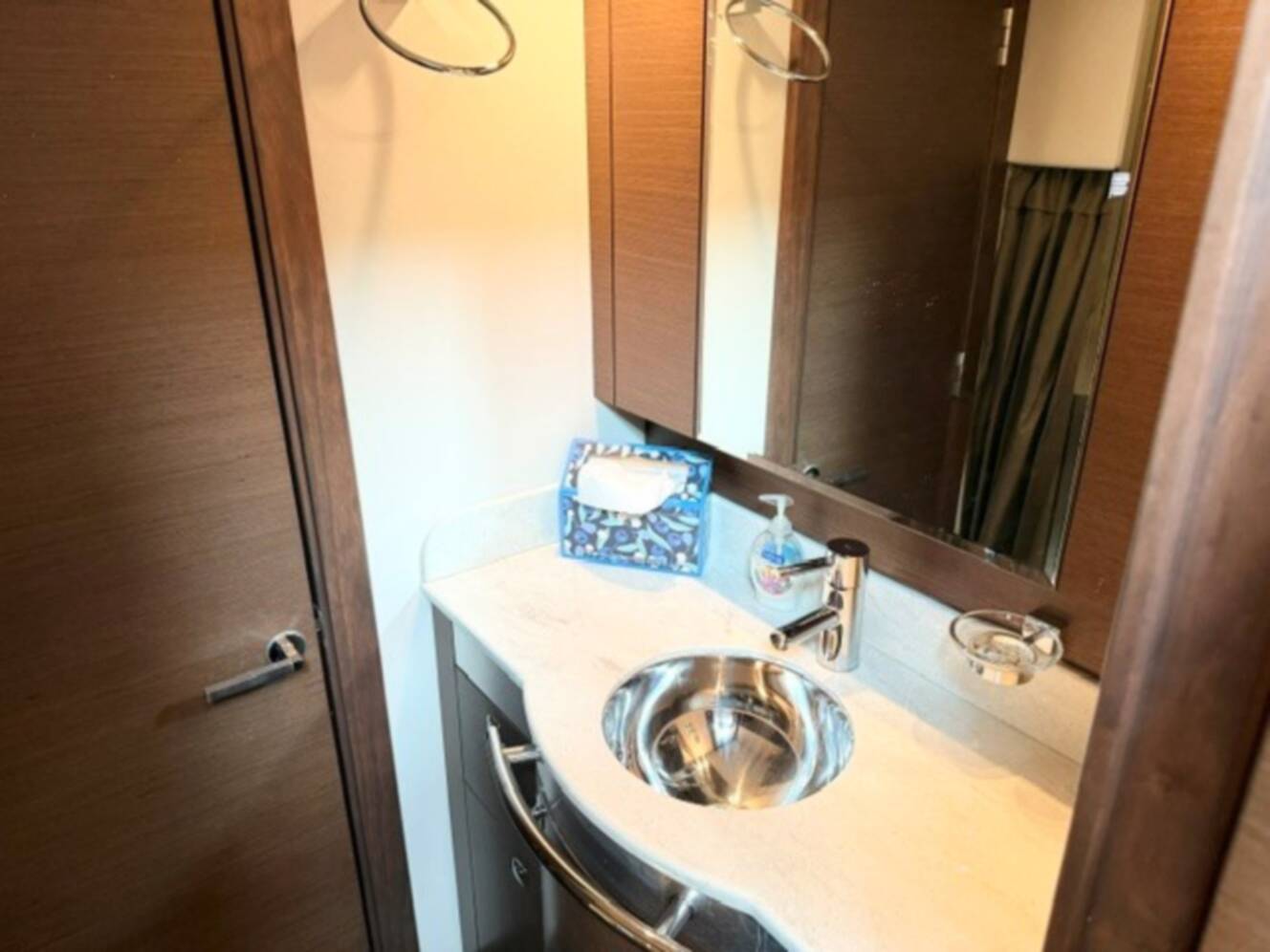 A photo of this 2012 Sea Ray 500 DA