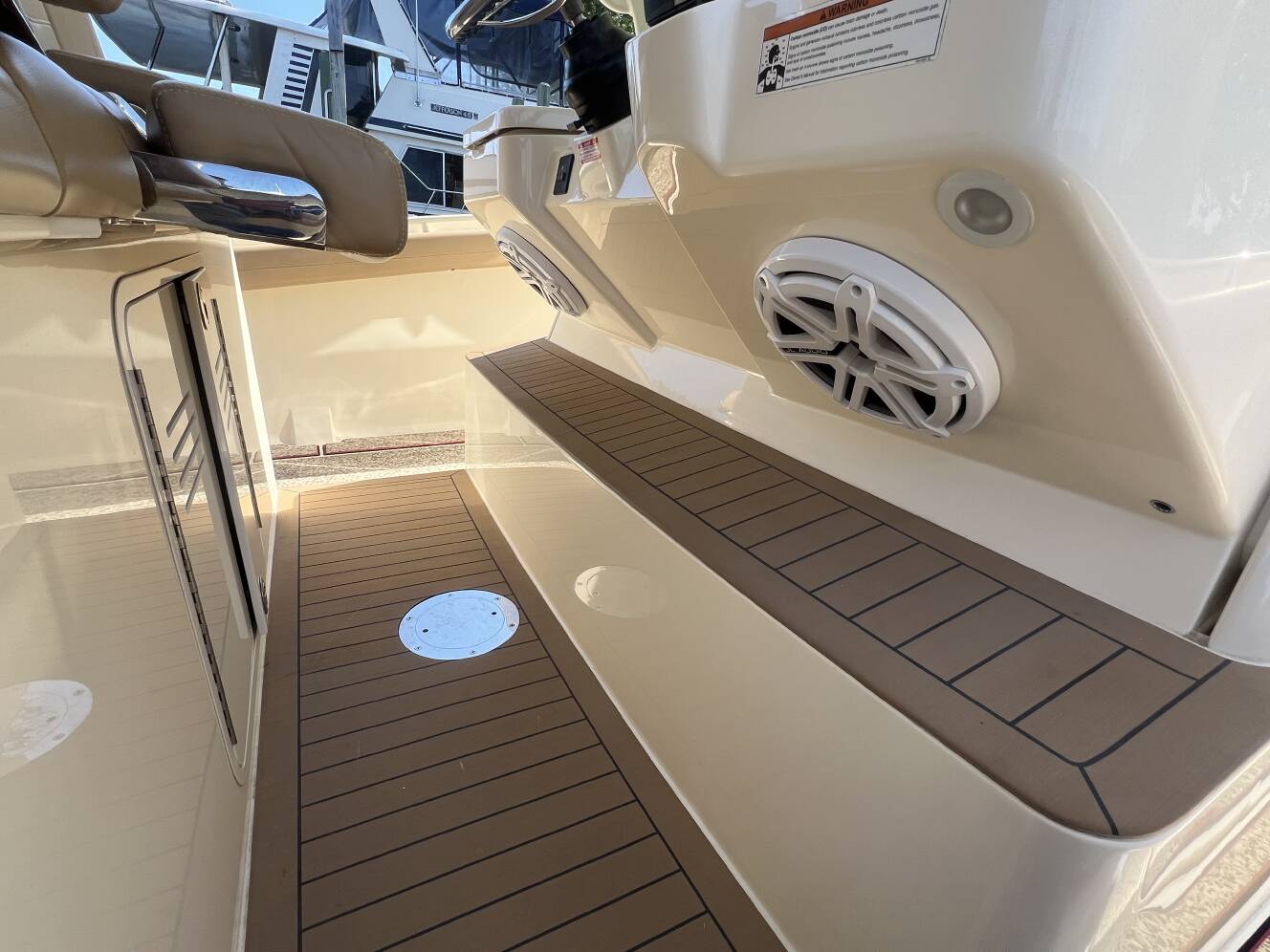 A photo of this 2020 Scout Boats 380 LXF