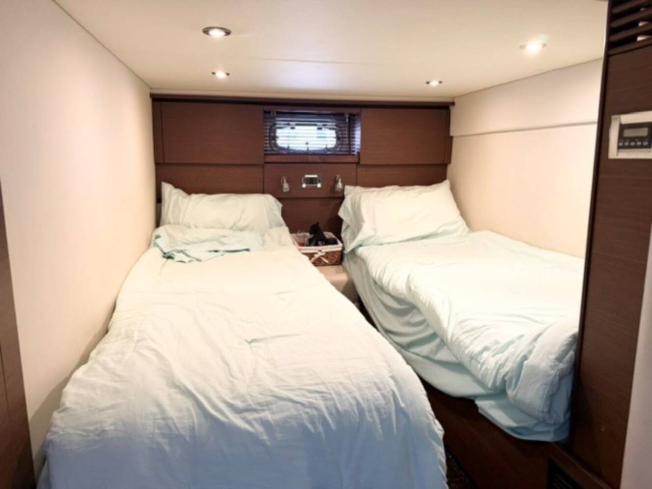 A photo of this 2012 Sea Ray 500 DA
