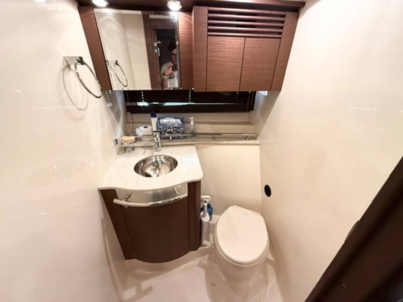 A photo of this 2012 Sea Ray 500 DA