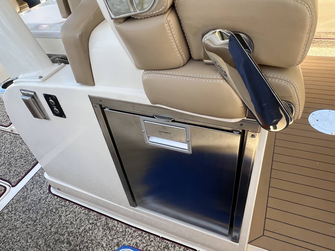 A photo of this 2020 Scout Boats 380 LXF