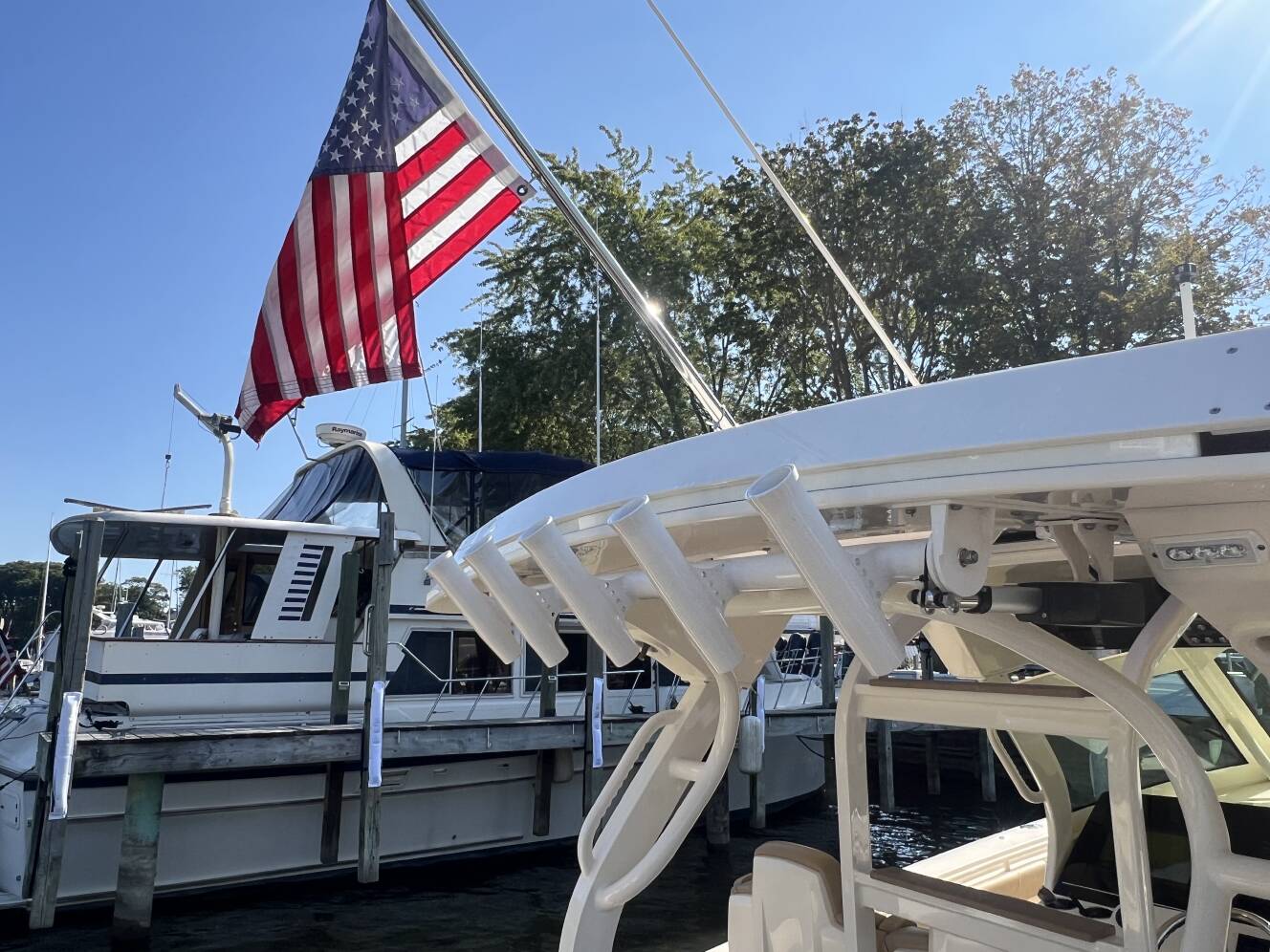A photo of this 2020 Scout Boats 380 LXF