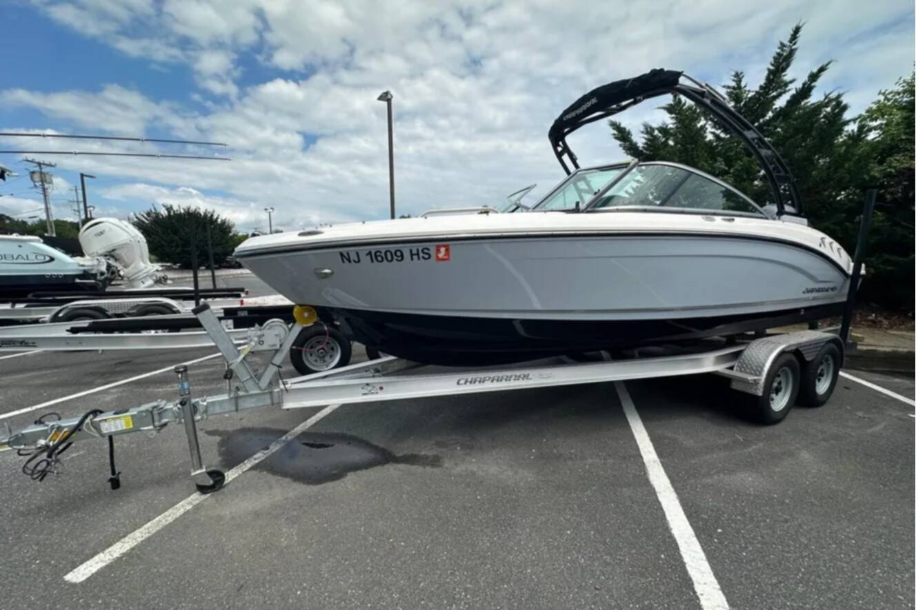 A photo of this 2023 Chaparral 21 SSI OB