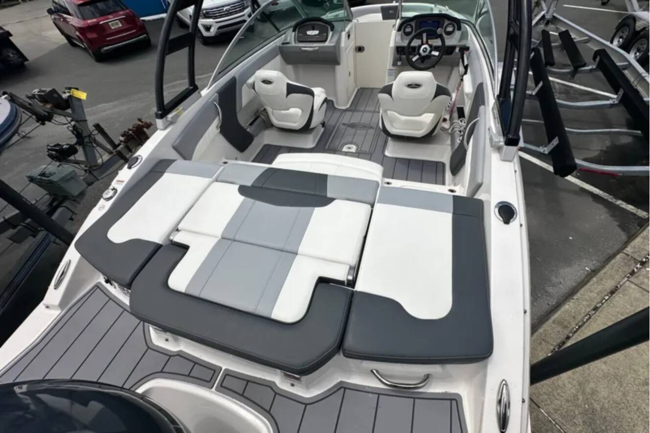 A photo of this 2023 Chaparral 21 SSI OB