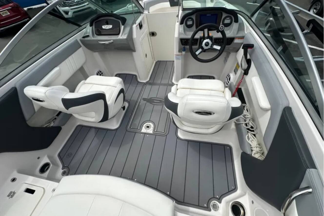 A photo of this 2023 Chaparral 21 SSI OB