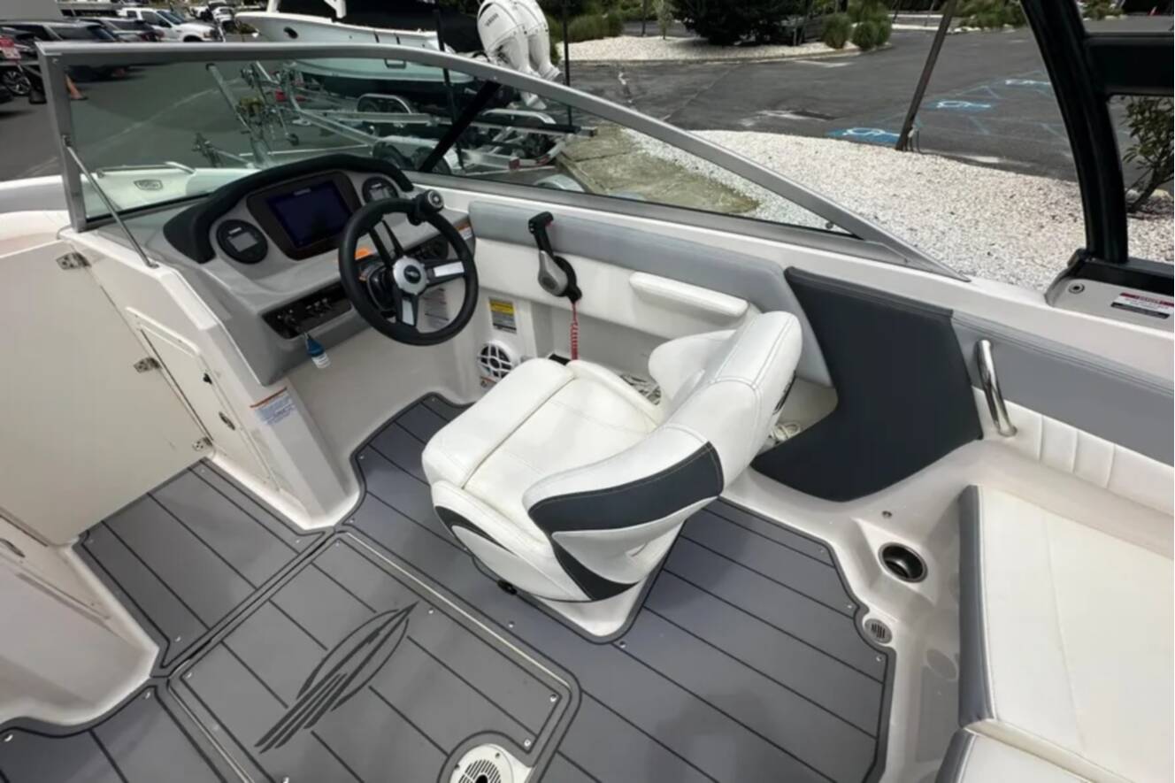 A photo of this 2023 Chaparral 21 SSI OB