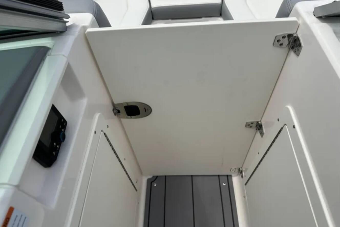 A photo of this 2023 Chaparral 21 SSI OB
