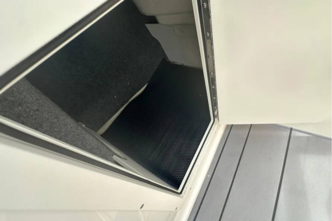 A photo of this 2023 Chaparral 21 SSI OB