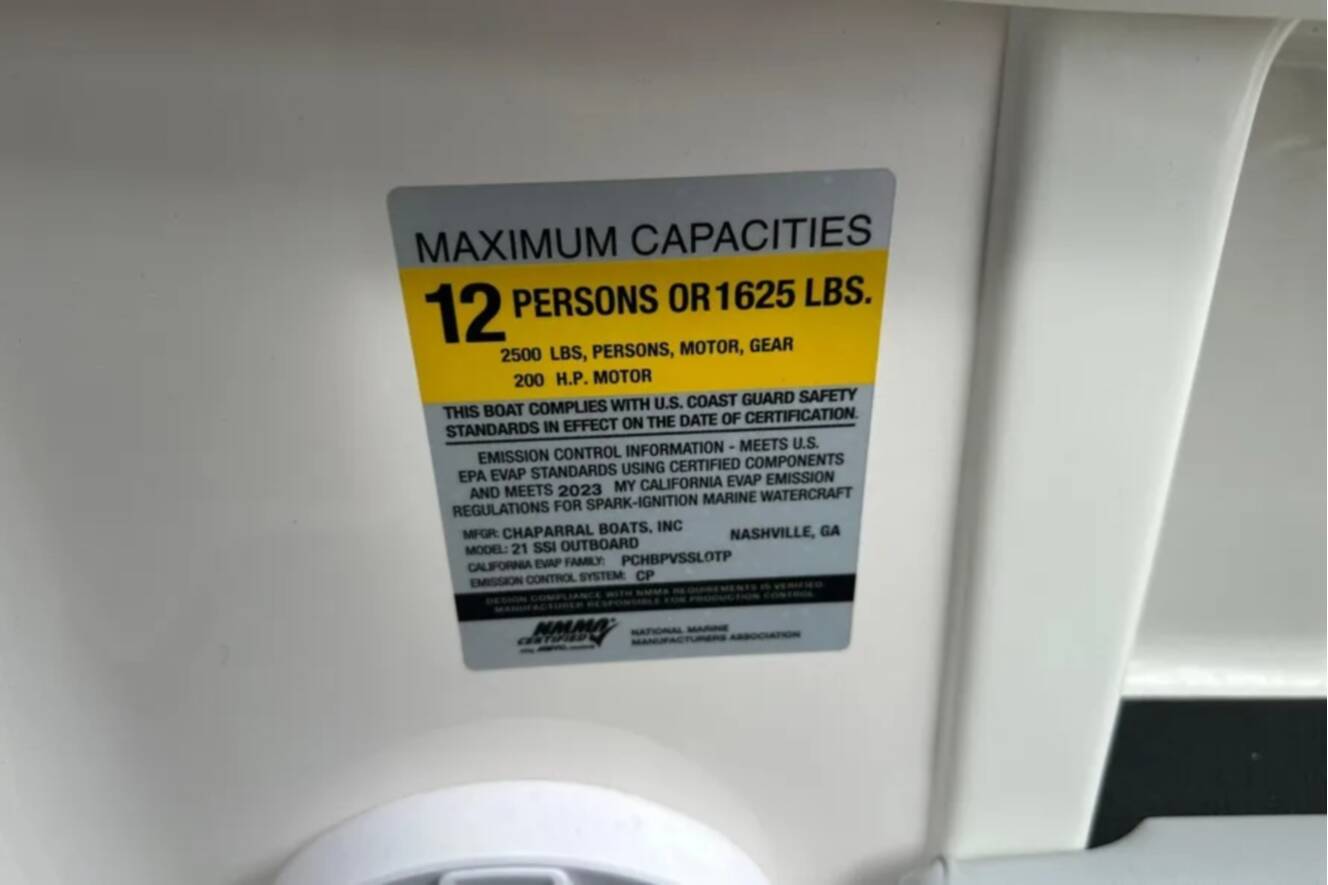 A photo of this 2023 Chaparral 21 SSI OB