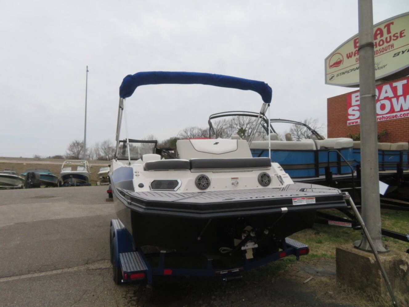 A photo of this 2023 Starcraft Marine SVX IO 210