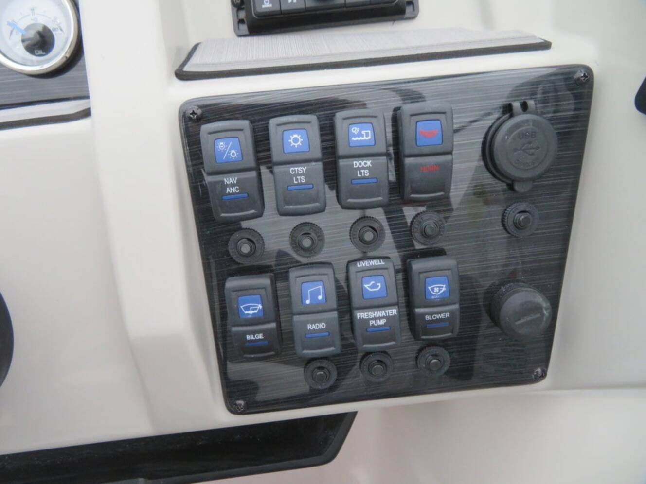 A photo of this 2023 Starcraft Marine SVX IO 210
