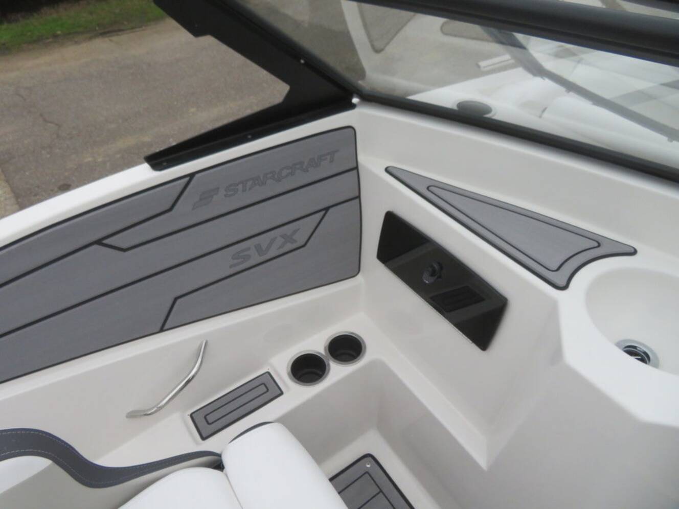 A photo of this 2023 Starcraft Marine SVX IO 210