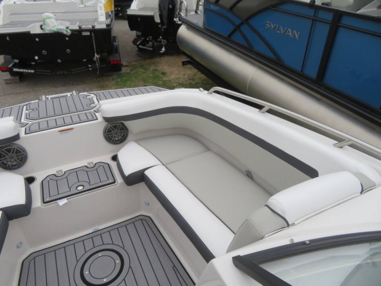 A photo of this 2023 Starcraft Marine SVX IO 210