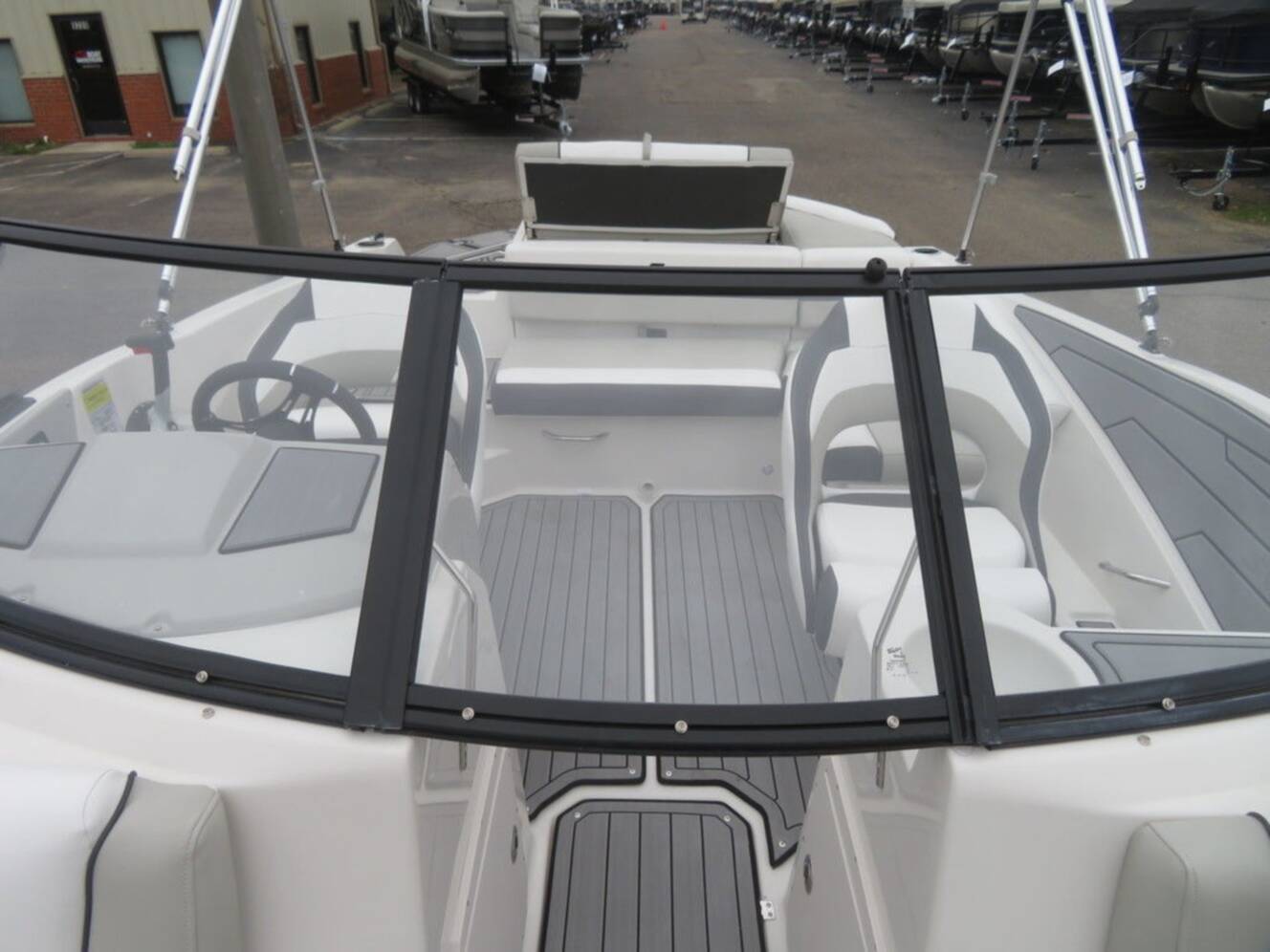A photo of this 2023 Starcraft Marine SVX IO 210