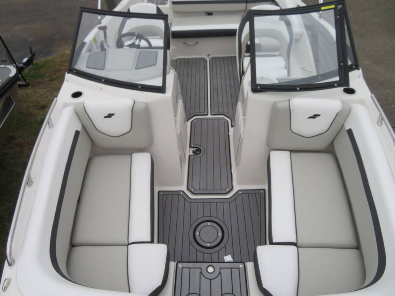 A photo of this 2023 Starcraft Marine SVX IO 210