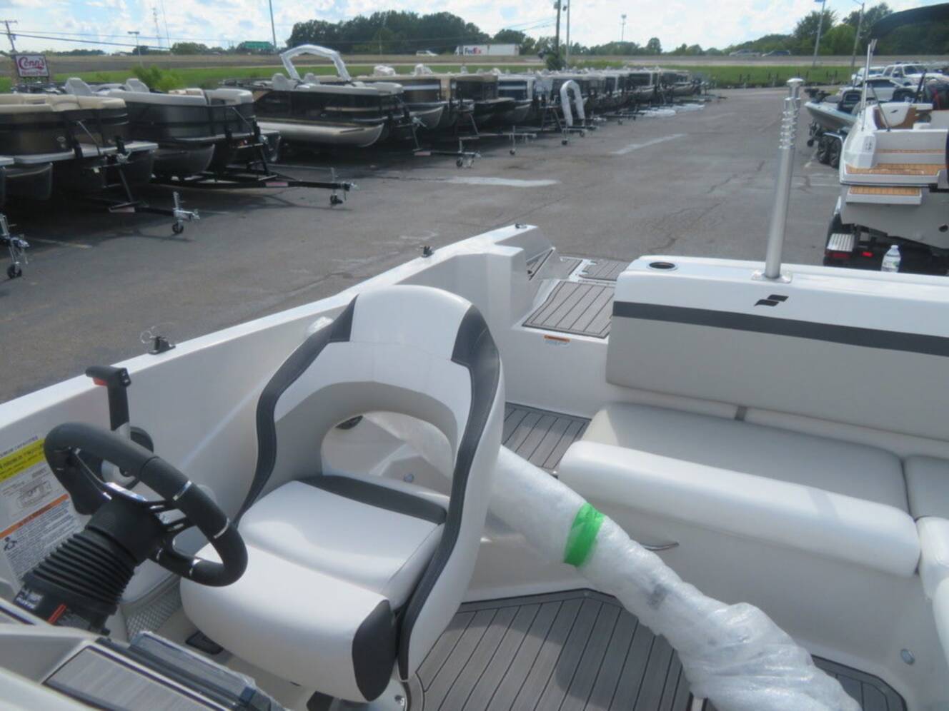 A photo of this 2023 Starcraft Marine SVX OB 231 OB