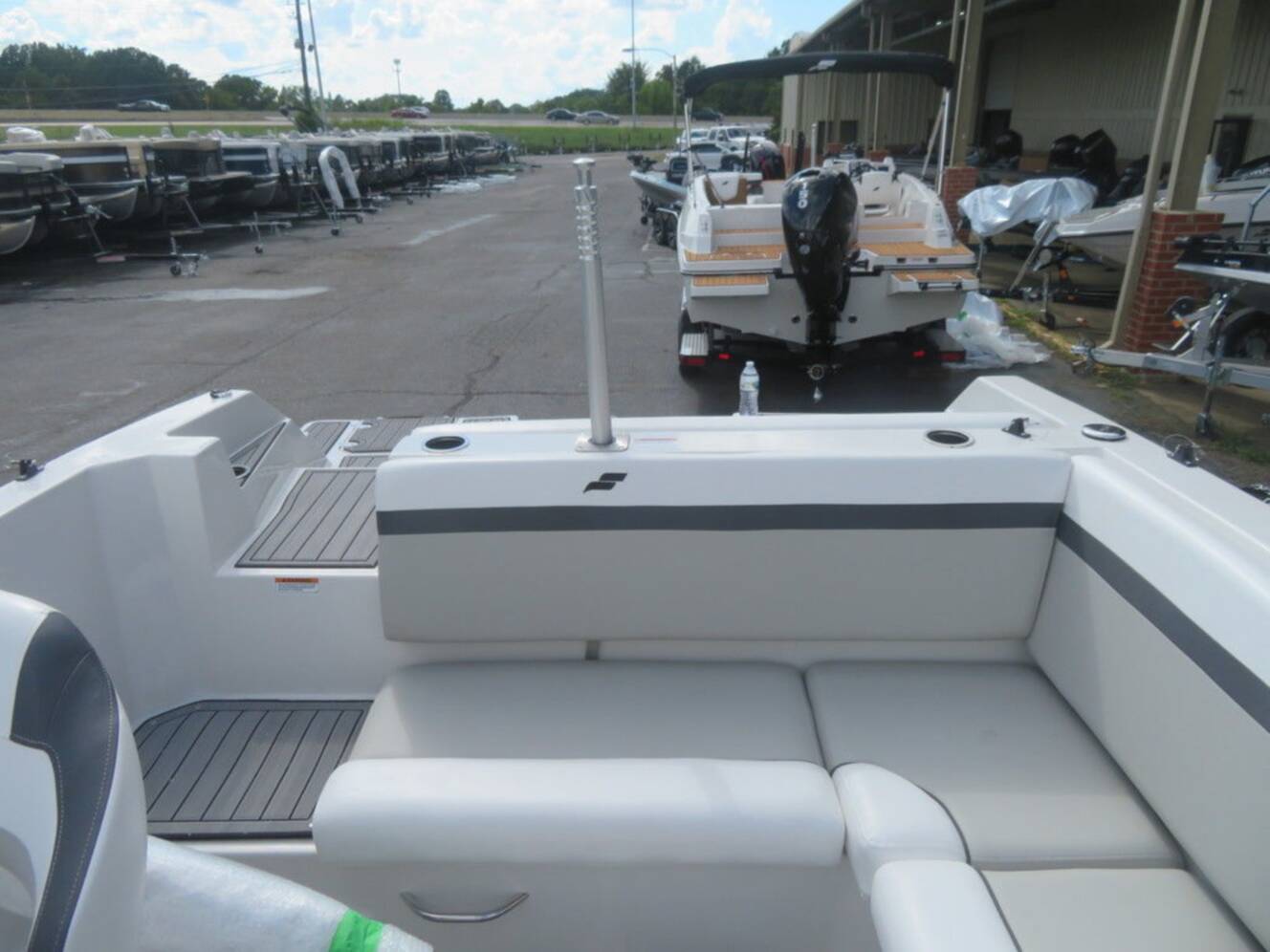 A photo of this 2023 Starcraft Marine SVX OB 231 OB