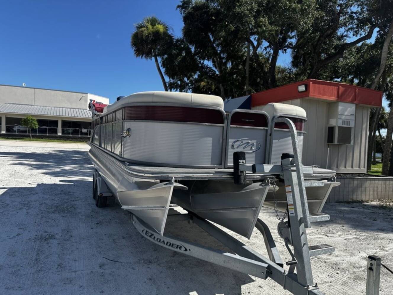 A photo of this 2021 Manitou RF 25 Oasis VP