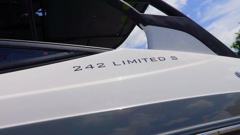 2019 Yamaha Boats 242 Limited S E-Series in miami FL