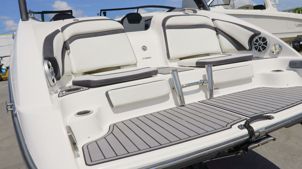 2019 Yamaha Boats 242 Limited S E-Series in miami FL
