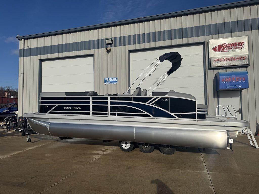 New 2026 Bennington S Swingback 23 Ssb For Sale in Dubuque, IA
