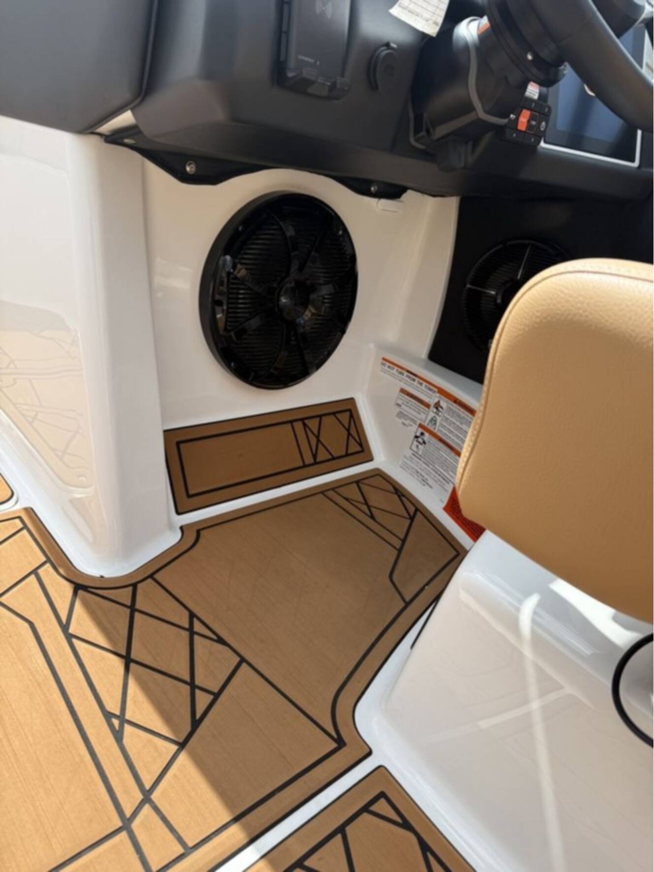 A photo of this 2021 Tige ZX Class 21 ZX