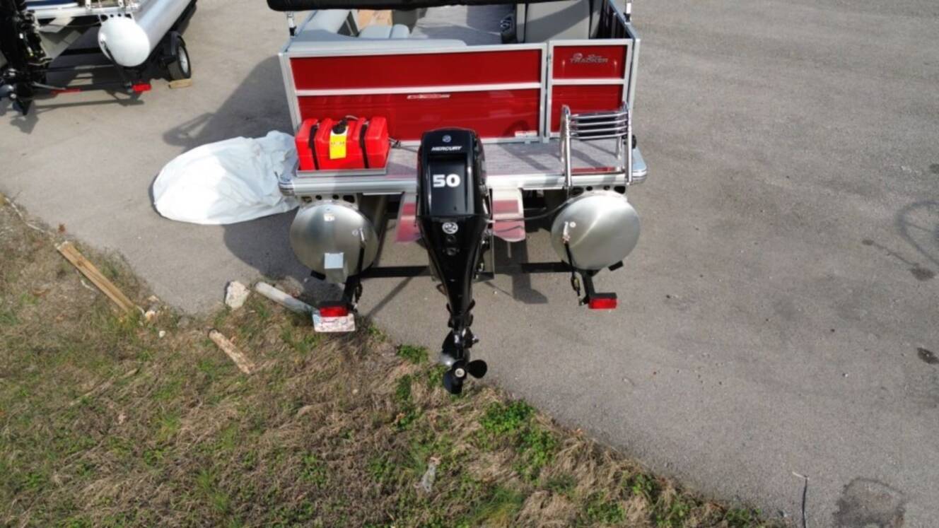 A photo of this 2026 Sun Tracker Party Barge® 16 DLX