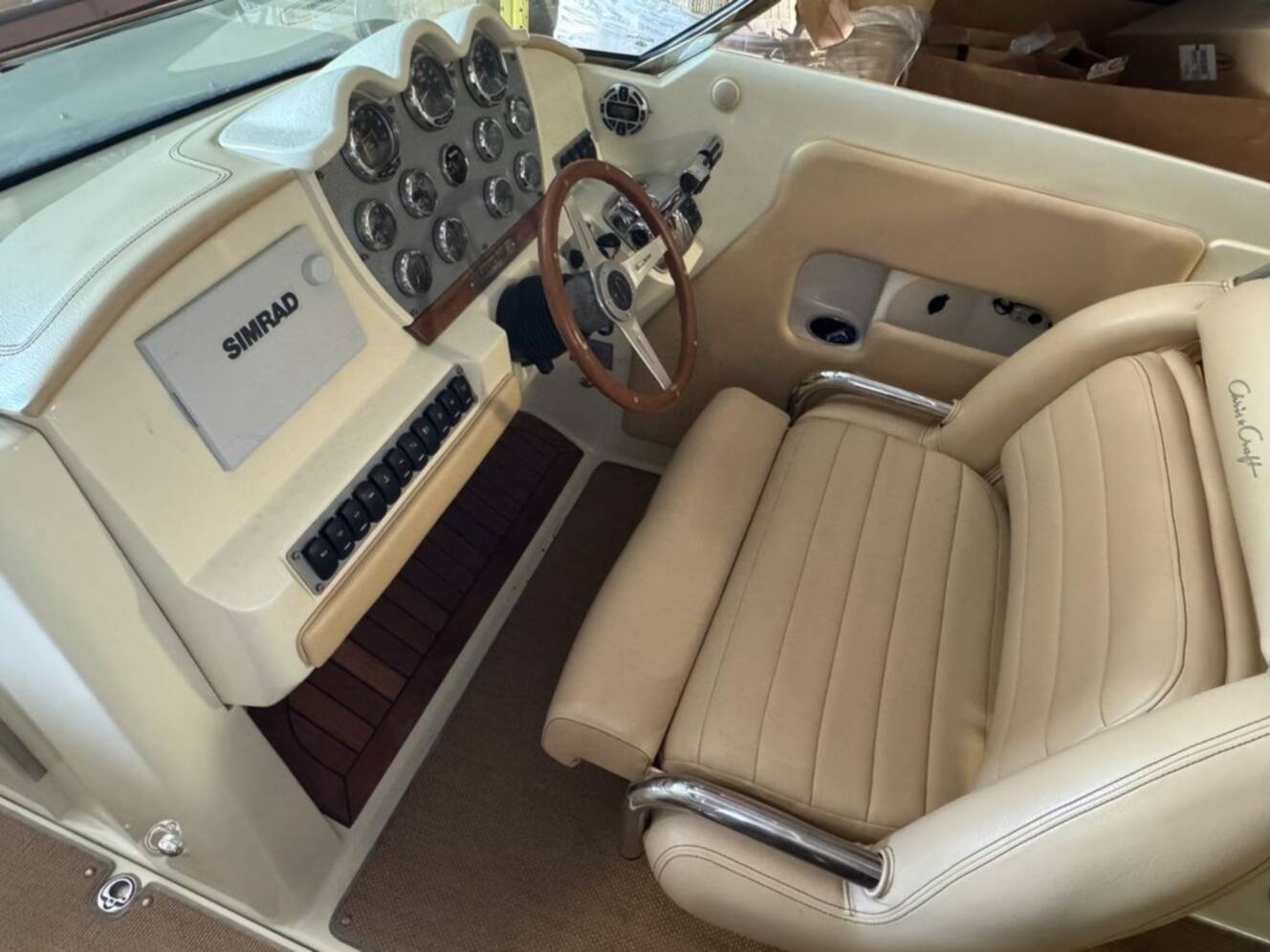 A photo of this 2012 Chris-Craft Launch 28