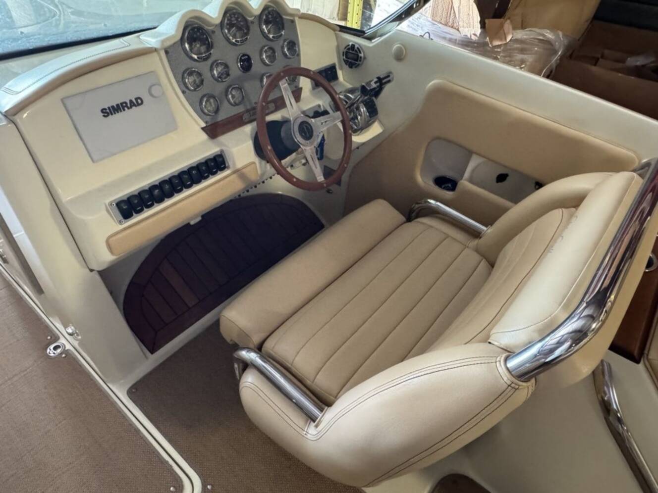 A photo of this 2012 Chris-Craft Launch 28