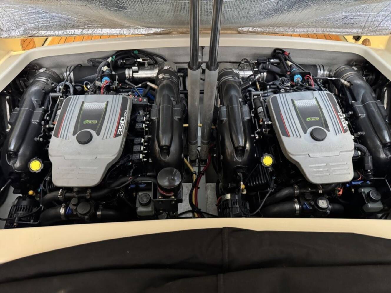 A photo of this 2012 Chris-Craft Launch 28