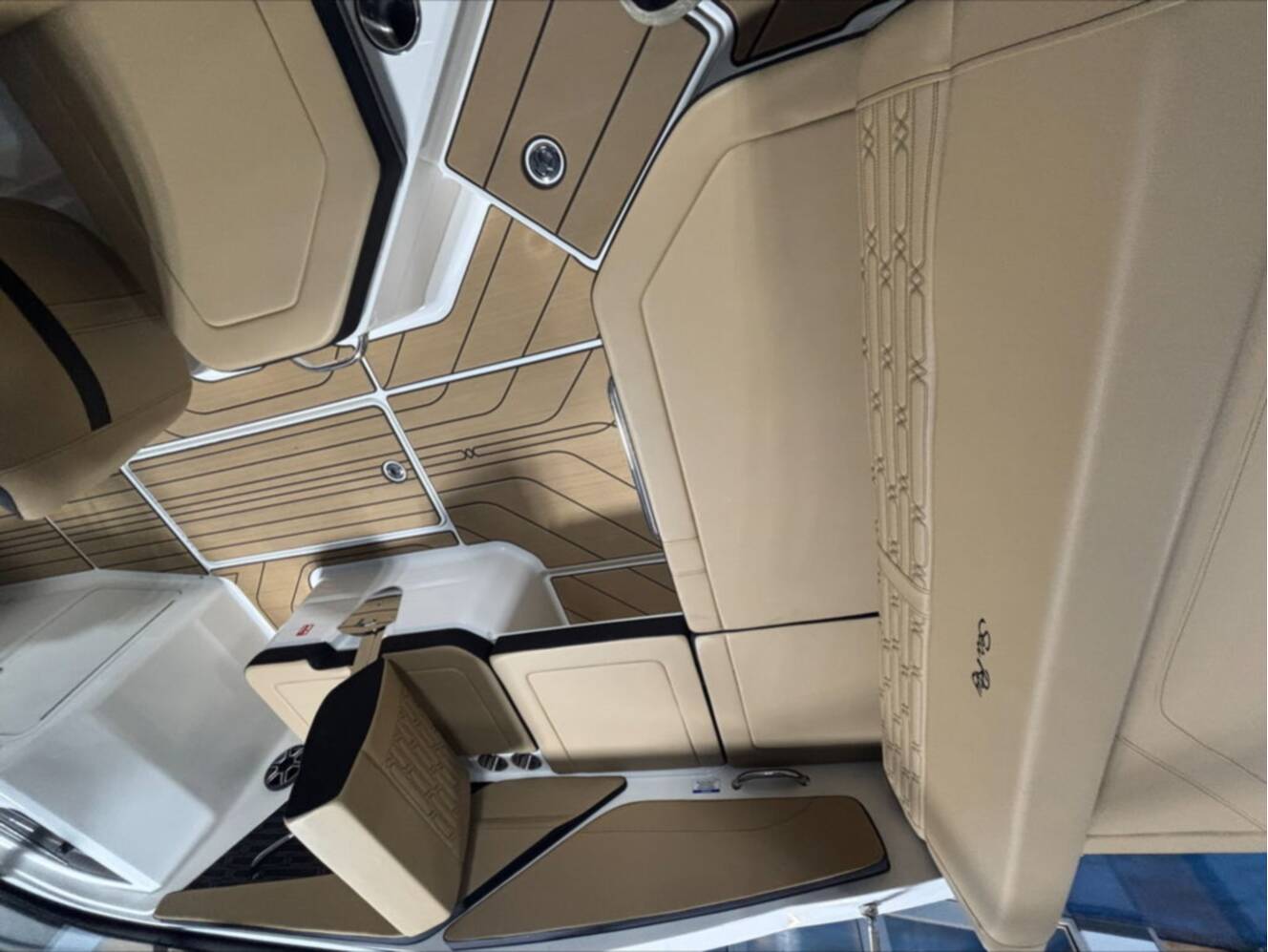 A photo of this 2026 Sea Ray 210 SPX