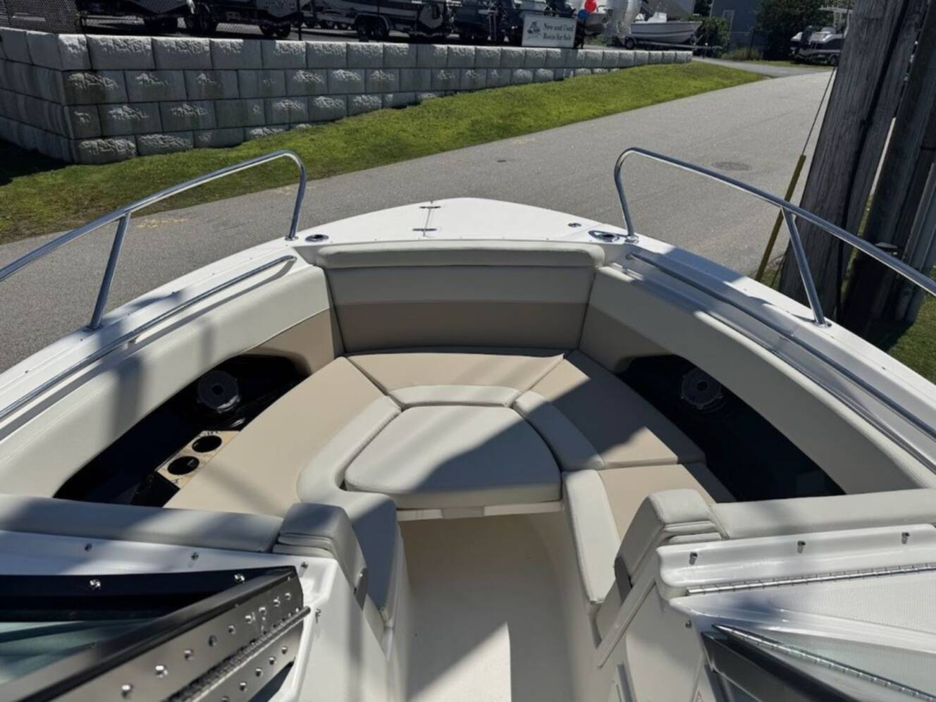 A photo of this 2026 Boston Whaler 280 Vantage