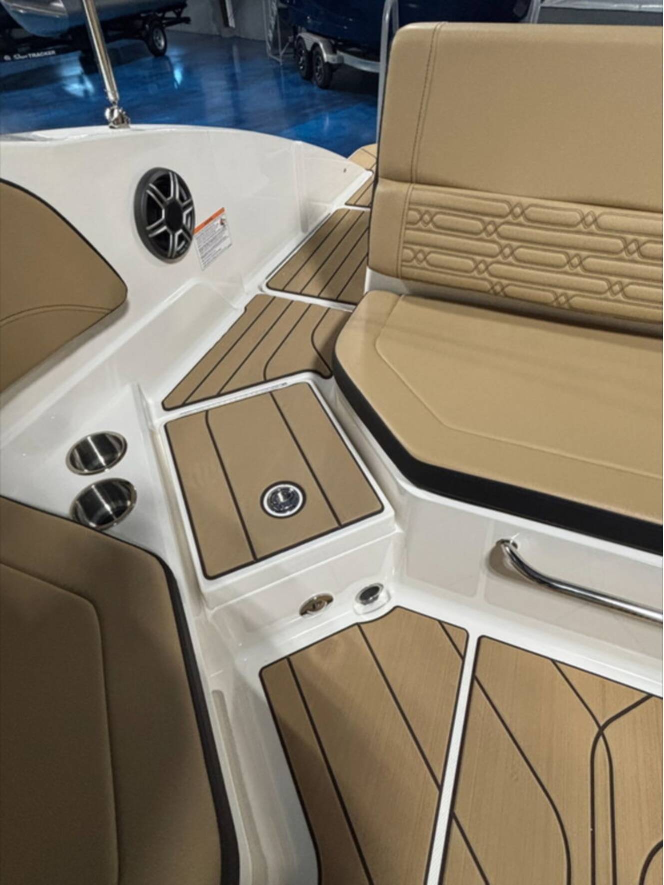 A photo of this 2026 Sea Ray 210 SPX