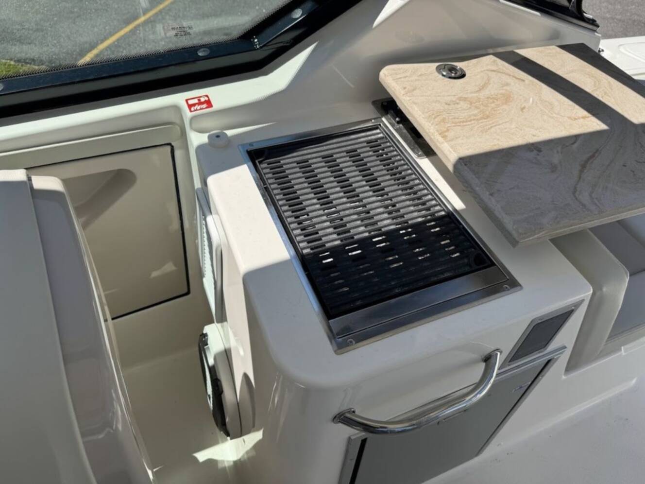 A photo of this 2026 Boston Whaler 280 Vantage