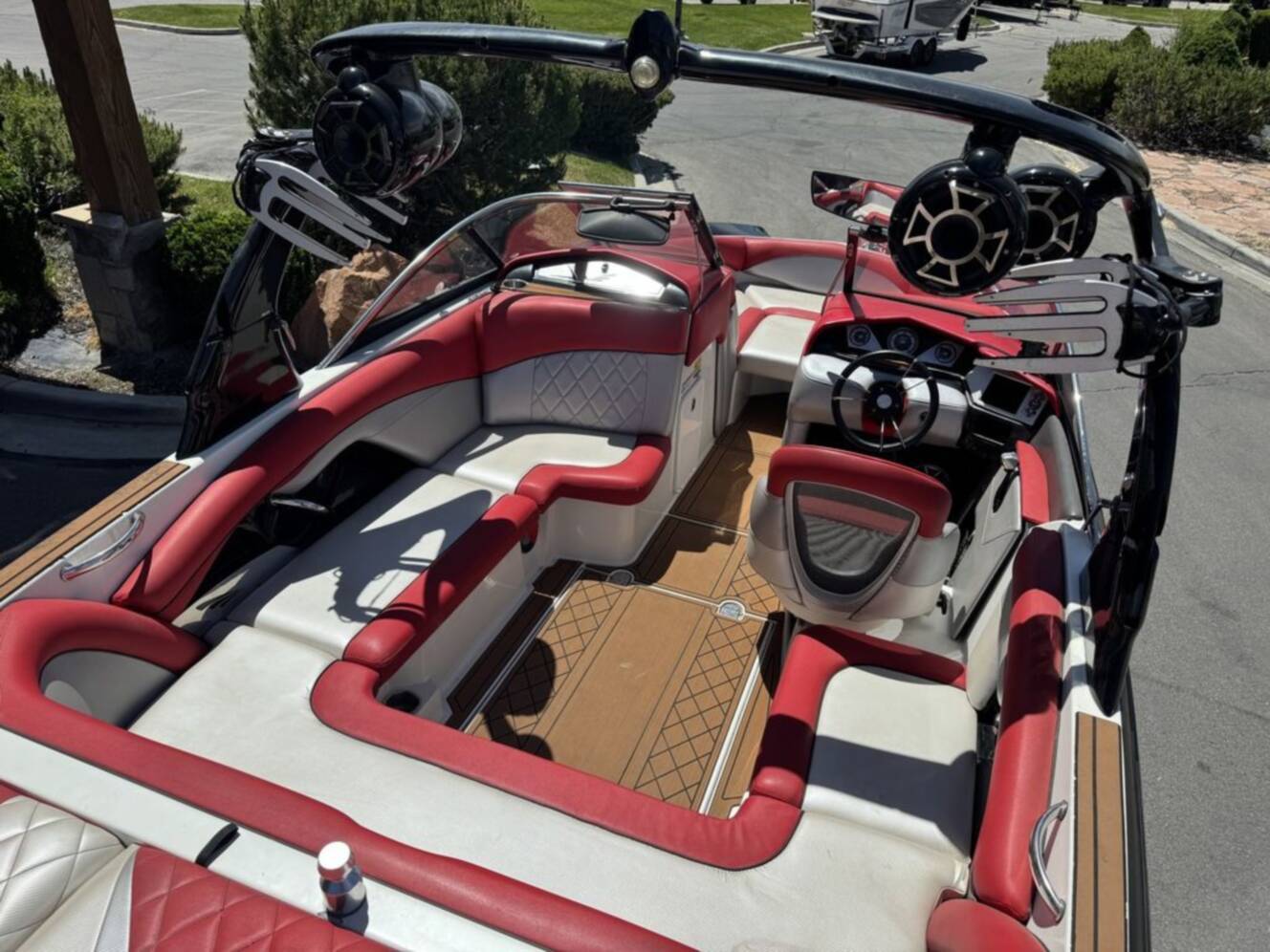 A photo of this 2010 Tige RZ2