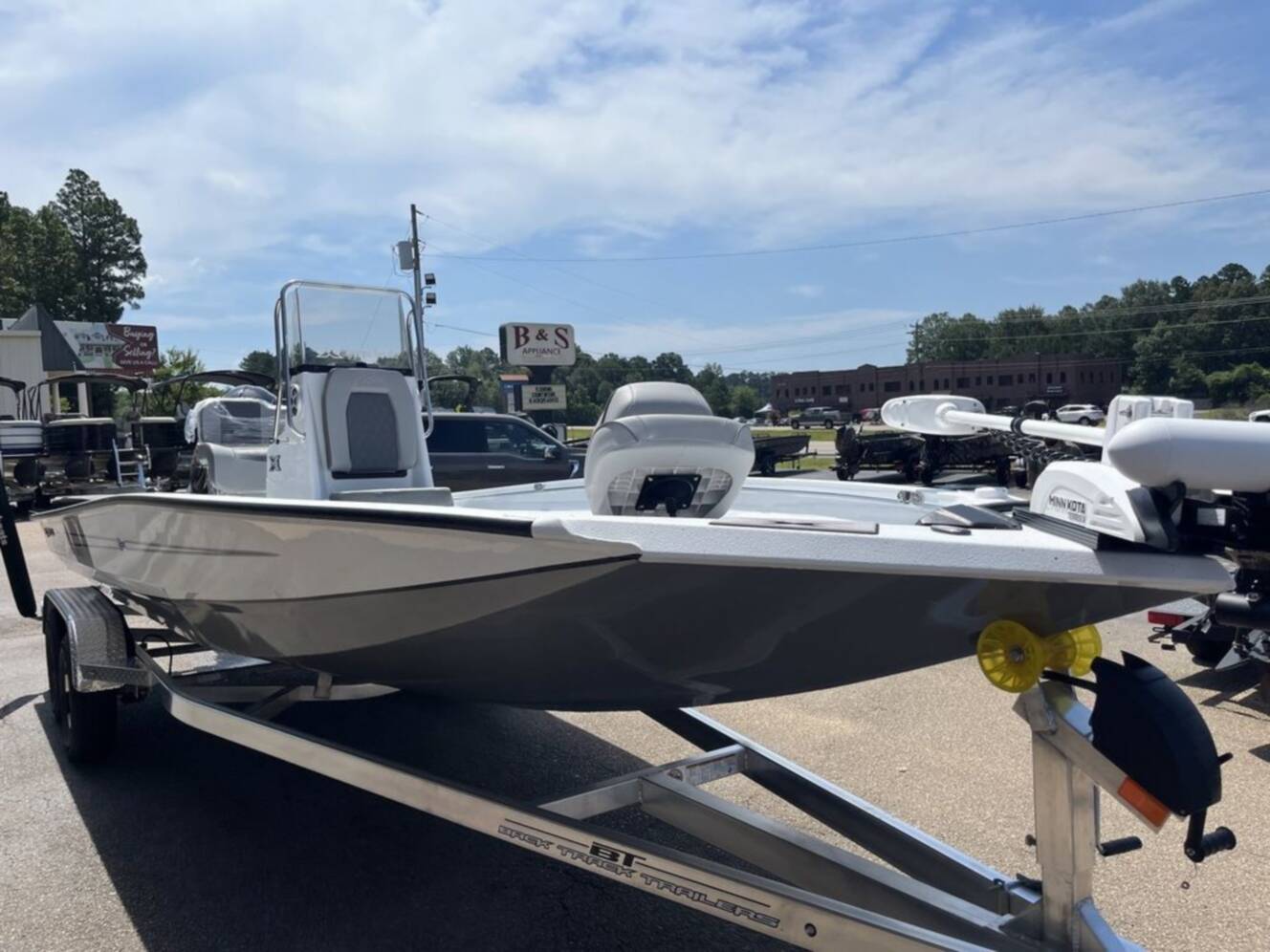 A photo of this 2026 Xpress Boats H22B