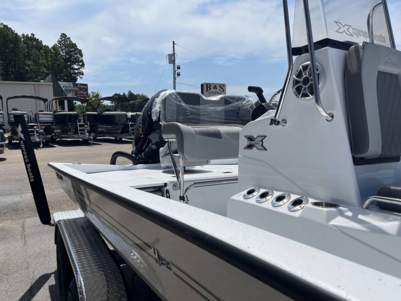 A photo of this 2026 Xpress Boats H22B