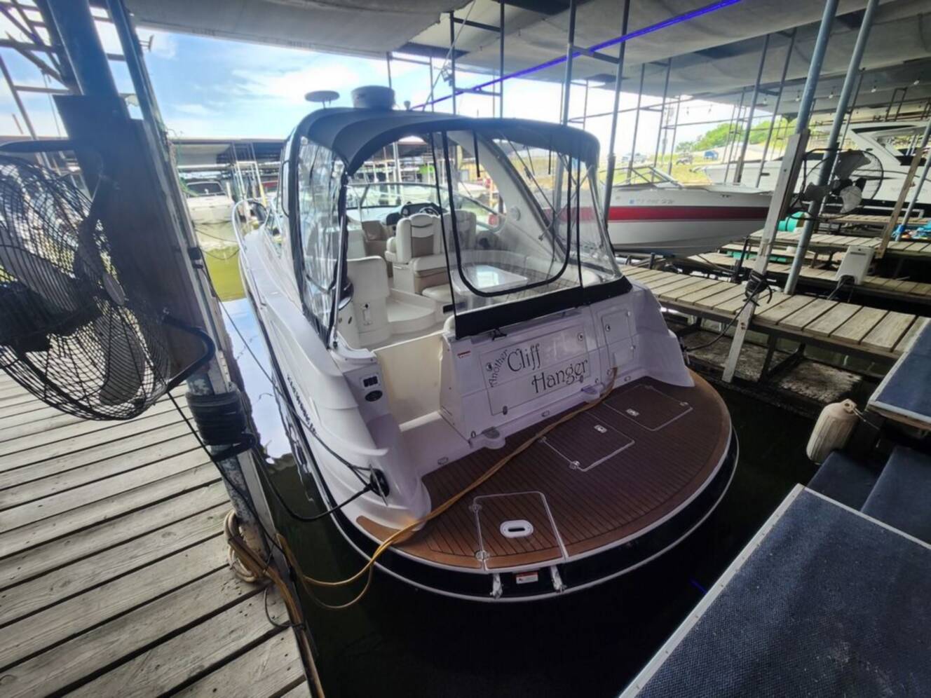 A photo of this 2007 Four Winns 358 Vista