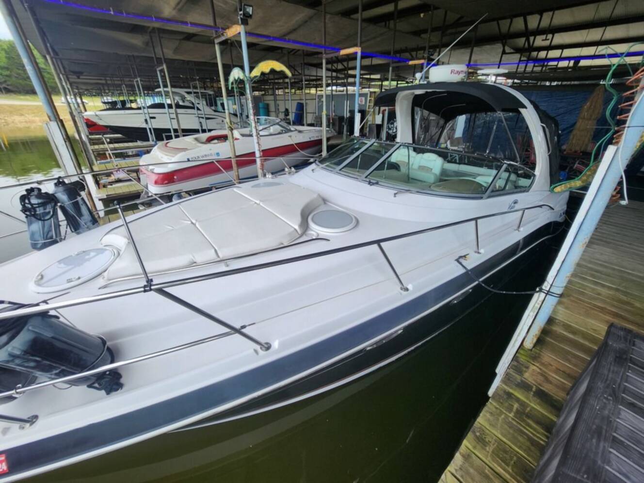 A photo of this 2007 Four Winns 358 Vista